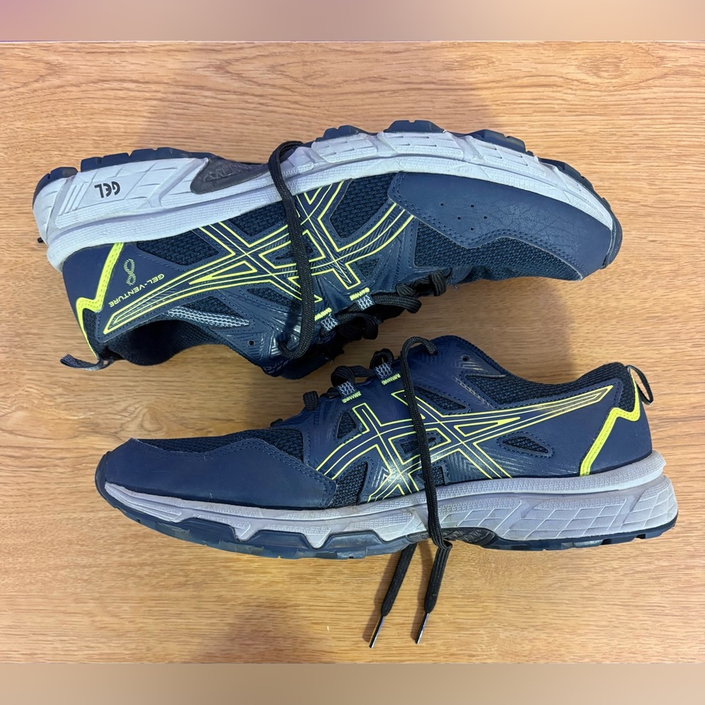 Asics Men's Navy Blue and Lime Green Athletic Running Shoes